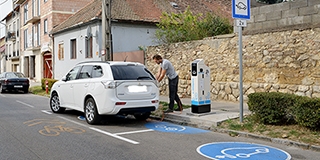 Már üzemelnek az új elektromos töltőállomások, hamarosan továbbiakat adnak át Már üzemelnek az új elektromos töltőállomások, hamarosan továbbiakat adnak át