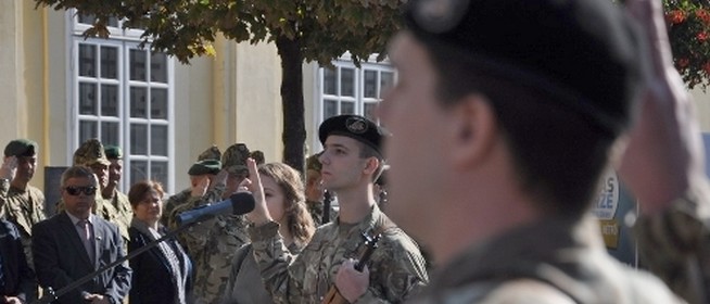 Baranyaiakkal a soraiban megalakult az új területvédelmi ezred, esküt tettek az új katonák Baranyaiakkal a soraiban megalakult az új területvédelmi ezred, esküt tettek az új katonák