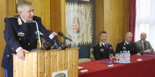 Elbúcsúzott Dakos József, a megye rendőr-főkapitánya, Csongrád megyében folytatja Elbúcsúzott Dakos József, a megye rendőr-főkapitánya, Csongrád megyében folytatja