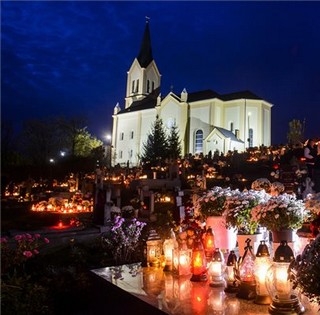 Megbékélést hoz a halottakra emlékezés, az élőktől kaphatnak támogatást