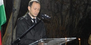 Csak a hősöknek és a mártíroknak van igazuk, életük és haláluk mindent elmond Csak a hősöknek és a mártíroknak van igazuk, életük és haláluk mindent elmond