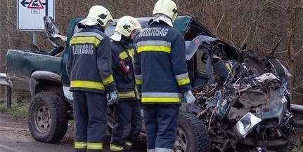 Autóval ütközött egy vonat, ketten megsérültek Autóval ütközött egy vonat, ketten megsérültek