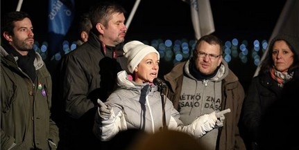 A kormány ellen tüntettek Budapesten ellenzéki pártok