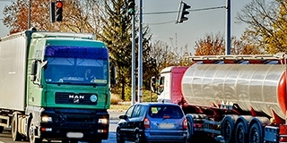 Megnyitják a délnyugati elkerülő felújított szakaszát, eltűnnek a kamionok a Maléterről