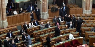Határozatképtelen volt az Országgyűlés rendkívüli ülése Határozatképtelen volt az Országgyűlés rendkívüli ülése