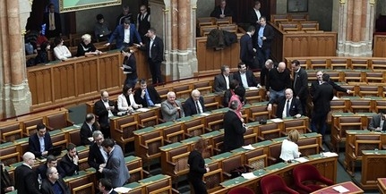 A Fidesz szerint az ellenzéki pártok folytatják a színészkedést