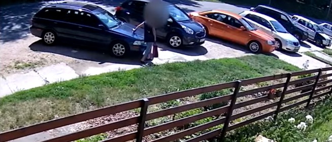 Tizenöt autót rongált meg egy idős pécsi asszony - Berágott, mert elfoglalták a járdát Tizenöt autót rongált meg egy idős pécsi asszony - Berágott, mert elfoglalták a járdát