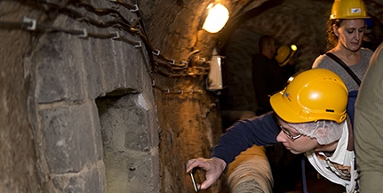 Mesél a mély: Drakula pincéjét is megnézhetjük a pécsi Széchenyi tér alatt Mesél a mély: Drakula pincéjét is megnézhetjük a pécsi Széchenyi tér alatt