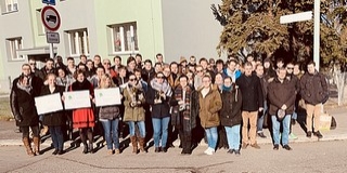 Tarolt Prágában a PTE Zeneművészeti Intézetének fúvószenekara Tarolt Prágában a PTE Zeneművészeti Intézetének fúvószenekara