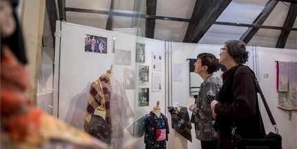 Japán antik gyermekkimonókból nyílt kiállítás Pécsen