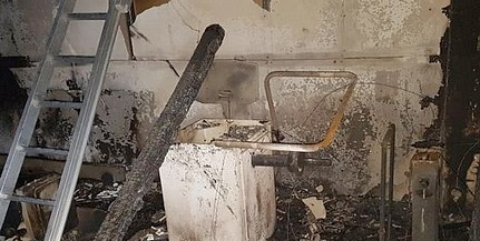Teljesen kiégett egy gumis műhely Mohácson