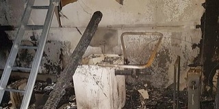 Teljesen kiégett egy gumis műhely Mohácson