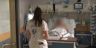 Tizenhat ultramodern lélegeztetőgép segíti a gyógyítást a pécsi klinikán Tizenhat ultramodern lélegeztetőgép segíti a gyógyítást a pécsi klinikán