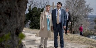 Megnézte Áder János a havi-hegyi mandulafát