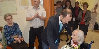 Százéves asszonyt köszöntöttek Pécsett - Rumy Zoltánnéra példaként tekinthet a város Százéves asszonyt köszöntöttek Pécsett - Rumy Zoltánnéra példaként tekinthet a város