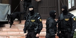 Meghosszabbították a szír terrorista, Haszan F. letartóztatását Meghosszabbították a szír terrorista, Haszan F. letartóztatását