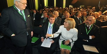 Ismét Dávid Ibolya az MDF elnöke