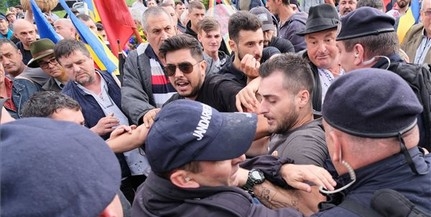 A románokhoz - Nézem az eltorzult arcaitokat, és tudom, hogy nem ilyenek vagytok A románokhoz - Nézem az eltorzult arcaitokat, és tudom, hogy nem ilyenek vagytok