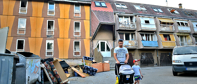 Portaszolgálattal segítené a rendfenntartást a város a hírhedt Lánc utcai épülettömbben Portaszolgálattal segítené a rendfenntartást a város a hírhedt Lánc utcai épülettömbben
