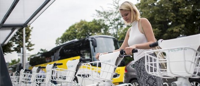 Már használhatók az elektromos közbringák, hét pécsi állomáson szállhatunk fel rájuk Már használhatók az elektromos közbringák, hét pécsi állomáson szállhatunk fel rájuk