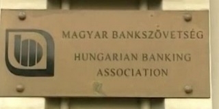Két hónappal megtoldják a banki adategyeztetés határidejét Két hónappal megtoldják a banki adategyeztetés határidejét