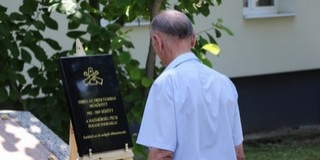 Tábla őrzi a határon szolgáltak emlékét Pécsett Tábla őrzi a határon szolgáltak emlékét Pécsett