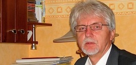 Weller örökli Bretter székét Weller örökli Bretter székét