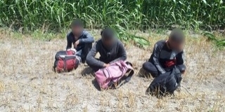 Átadták a horvátoknak a Sátorhelyen elfogott migránsokat Átadták a horvátoknak a Sátorhelyen elfogott migránsokat