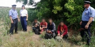 Bóly térségében tartóztattak fel négy külföldit a rendőrök Bóly térségében tartóztattak fel négy külföldit a rendőrök