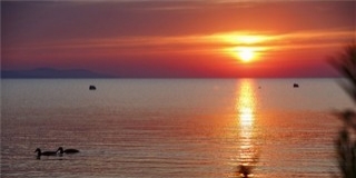 Ilyen csodás egy napfelkelte a Balatonnál Ilyen csodás egy napfelkelte a Balatonnál