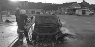 Kigyulladt egy kocsi Baranyában, kimenekültek az utasok