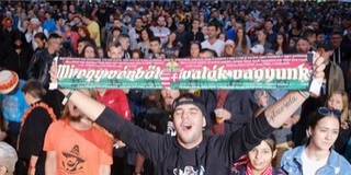 Bálványos: miért hívnak olyanokat koncertezni, akik arra az asztalra sz*arnak, ahonnan esznek?