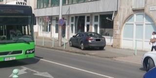Nehéz ügy a parkolás Pécsett - Van, aki így oldja meg