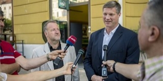 A Fidesz-KDNP-ÖPE-szövetség valamennyi jelöltje leadta az ajánlásokat A Fidesz-KDNP-ÖPE-szövetség valamennyi jelöltje leadta az ajánlásokat