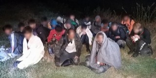 Átadták a horvátoknak a Baranyában elfogott migránsokat Átadták a horvátoknak a Baranyában elfogott migránsokat