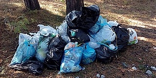 Megyeszerte megtisztítják az utak menti területeket az illegálisan lerakott szeméttől Megyeszerte megtisztítják az utak menti területeket az illegálisan lerakott szeméttől