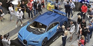 Legóból készült életnagyságú Bugatti Budapesten Legóból készült életnagyságú Bugatti Budapesten
