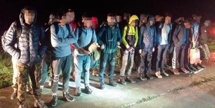 Huszonkettő migránst tartóztattak fel éjjel Hercegszántónál