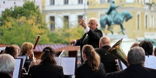 Négy nemzet férfi énekesei lépnek fel a bordalfesztiválon Pécsett és Villányban Négy nemzet férfi énekesei lépnek fel a bordalfesztiválon Pécsett és Villányban