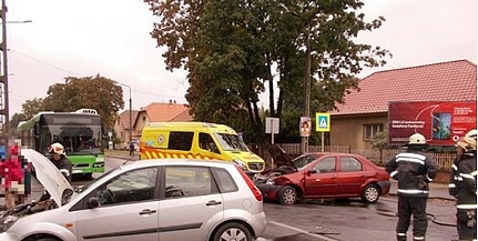 Két autó ütközött Pécsett, egy ember megsérült Két autó ütközött Pécsett, egy ember megsérült