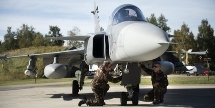 Kitessékeltek a magyar légtérből egy repülőt a Gripenek Kitessékeltek a magyar légtérből egy repülőt a Gripenek
