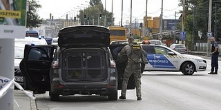 Hatan támadtak egy nőre, lövés is eldördült Hatan támadtak egy nőre, lövés is eldördült