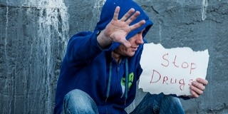 Mi Hazánk: szúrópróbaszerű drogtesztet a politikusoknak! Mi Hazánk: szúrópróbaszerű drogtesztet a politikusoknak!