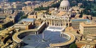Ilyen is van: okosrózsafüzért mutattak be a Vatikánban