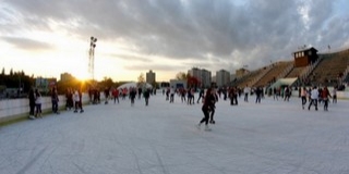 Kezdődik a korcsolyaszezon, péntektől látogatható a Pécsi Műjégpálya