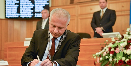 Pécs új polgármestere, Péterffy Attila szellőztetne és kitakarítaná a várost