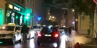 Mi ez a kupleráj Pécsett?! Nem lehet lesátálni az Irgalmasok utcáján - Olvasói levél Mi ez a kupleráj Pécsett?! Nem lehet lesátálni az Irgalmasok utcáján - Olvasói levél