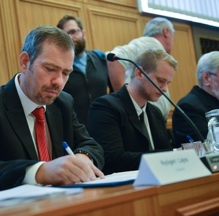 Beáldozták Nyőgéri Lajost, lemondatja pártja a gazdasági bizottság éléről Beáldozták Nyőgéri Lajost, lemondatja pártja a gazdasági bizottság éléről
