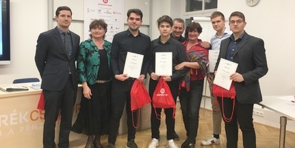 Pécsi diákok is bejutottak a PénzSztár verseny döntőjébe