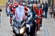 Szaloncukoreső a Széchenyi téren: meglepték a gyerekeket a motoros Mikulások - Videó!
